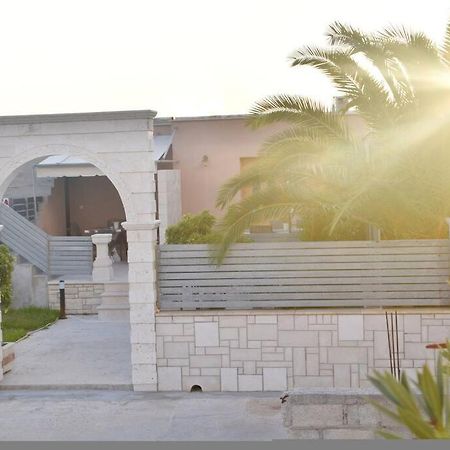 Konomi Residence-Marilena Apartment Karavados ภายนอก รูปภาพ
